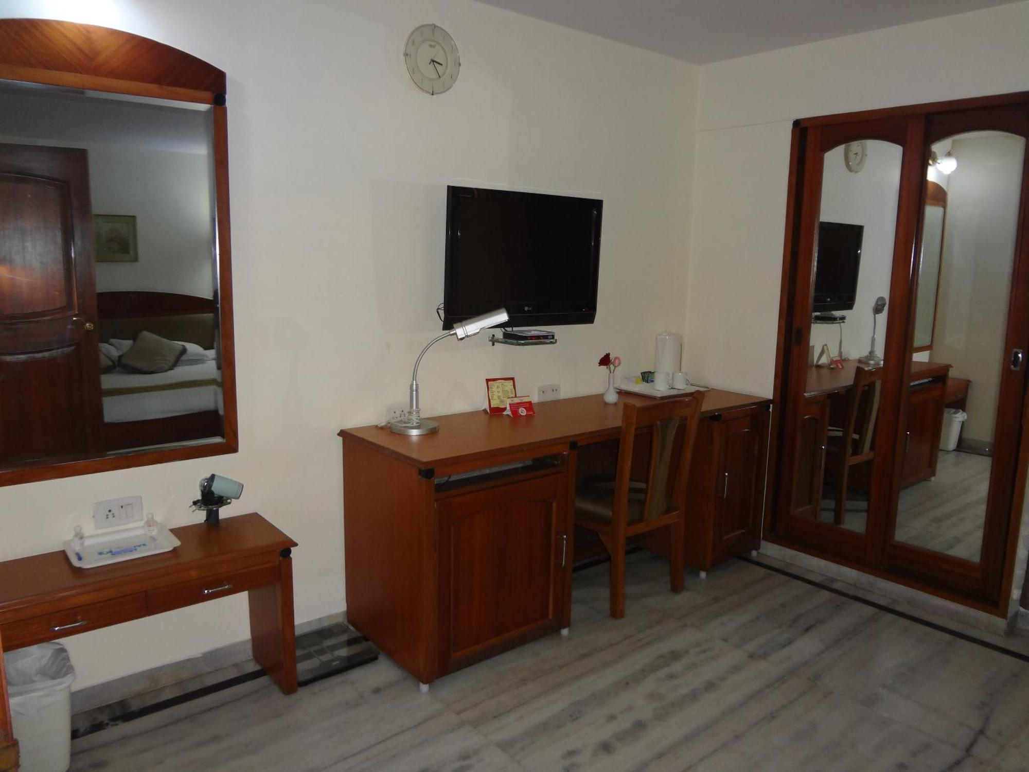 Daspalla Executive Court Visakhapatnam Exterior photo