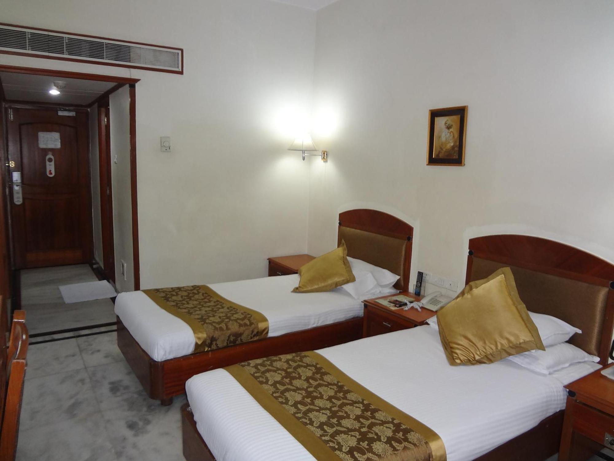 Daspalla Executive Court Visakhapatnam Exterior photo