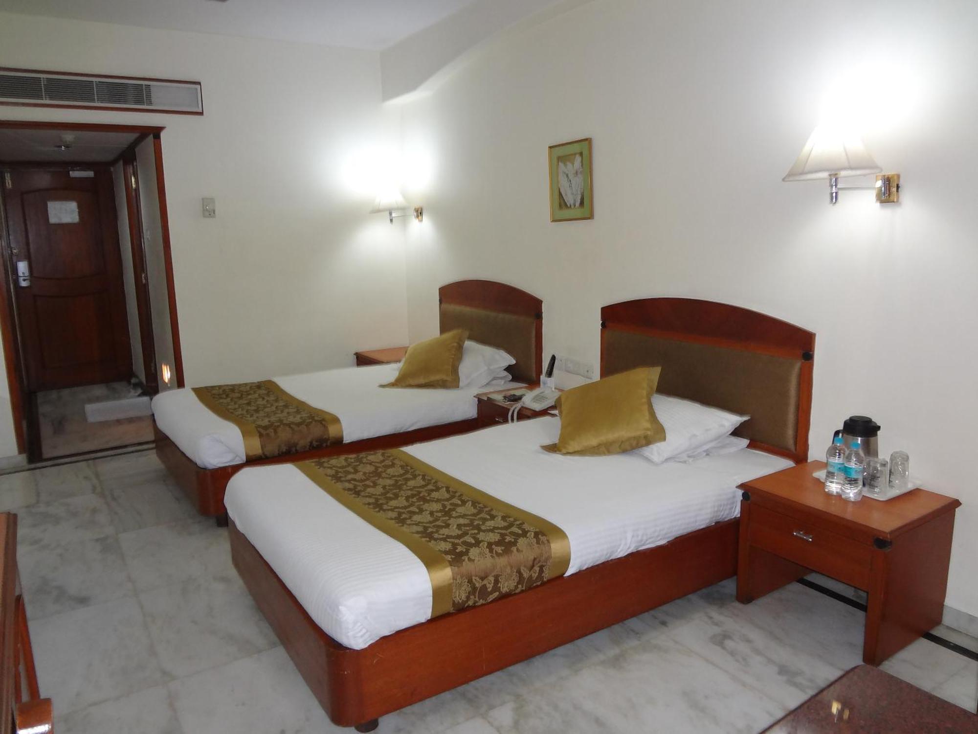 Daspalla Executive Court Visakhapatnam Exterior photo