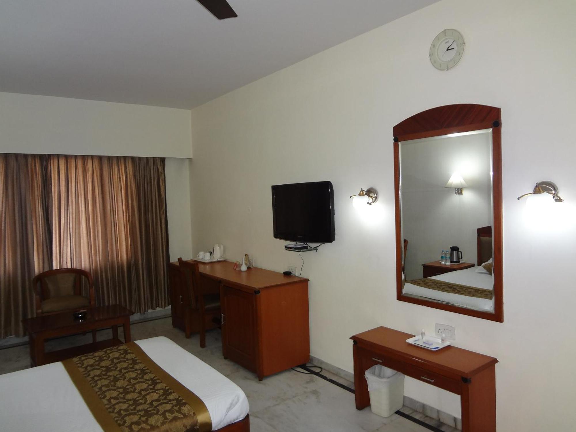 Daspalla Executive Court Visakhapatnam Exterior photo