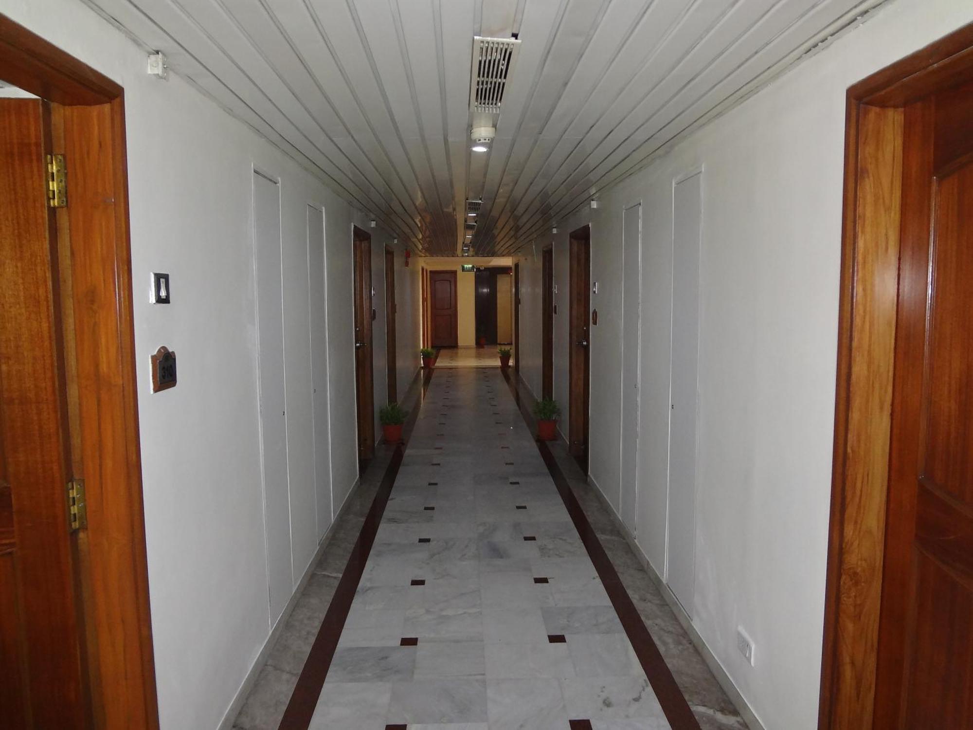 Daspalla Executive Court Visakhapatnam Exterior photo